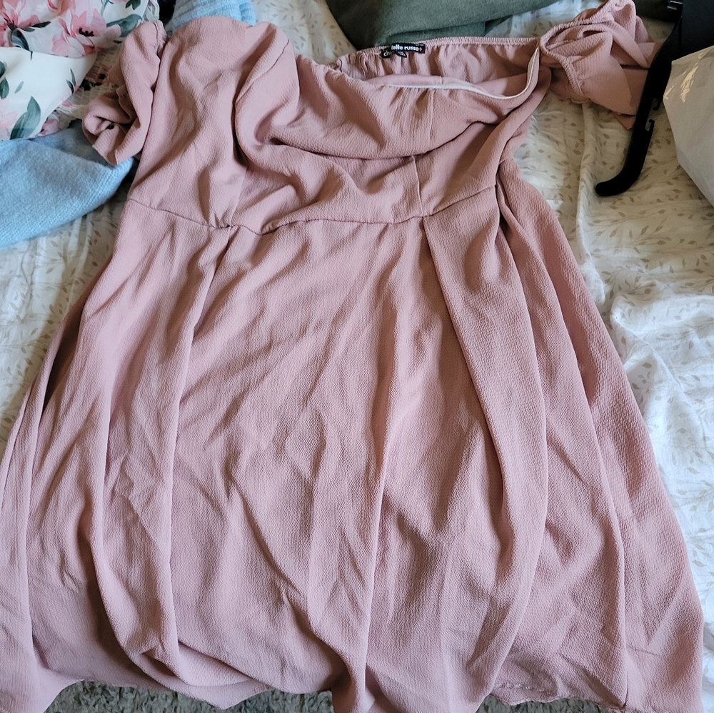 Light pink off the shoulders dress